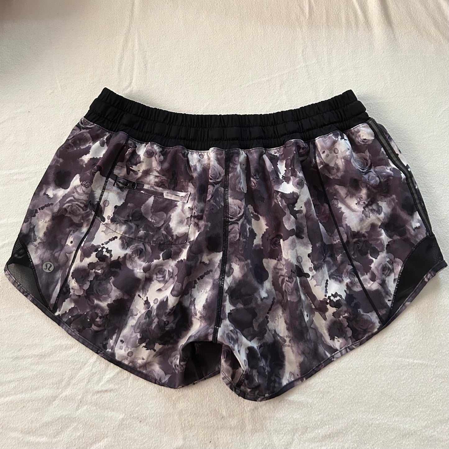 Lululemon Hotty Hot Short